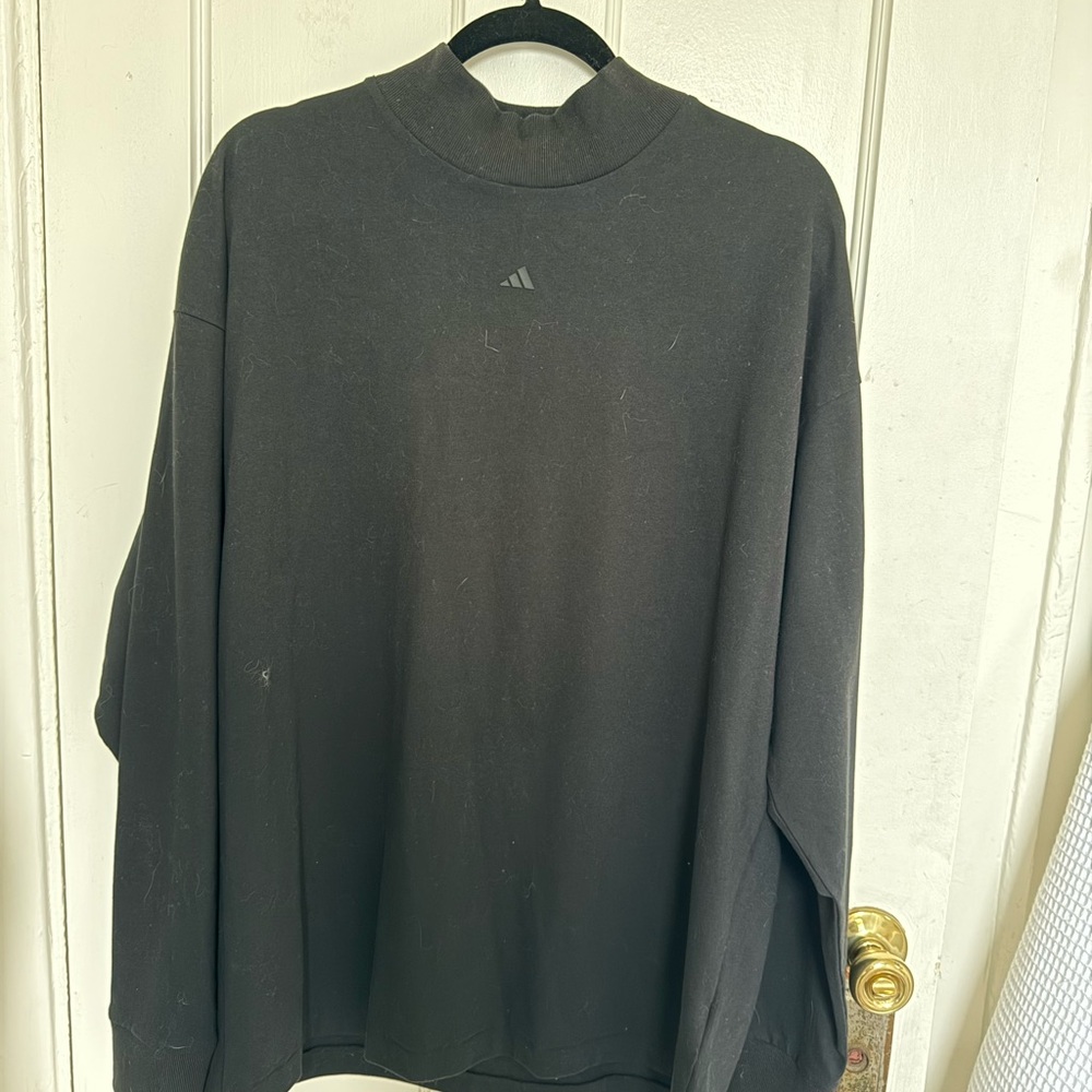 Adidas Men’s mock turtleneck long-sleeve basketball shirt